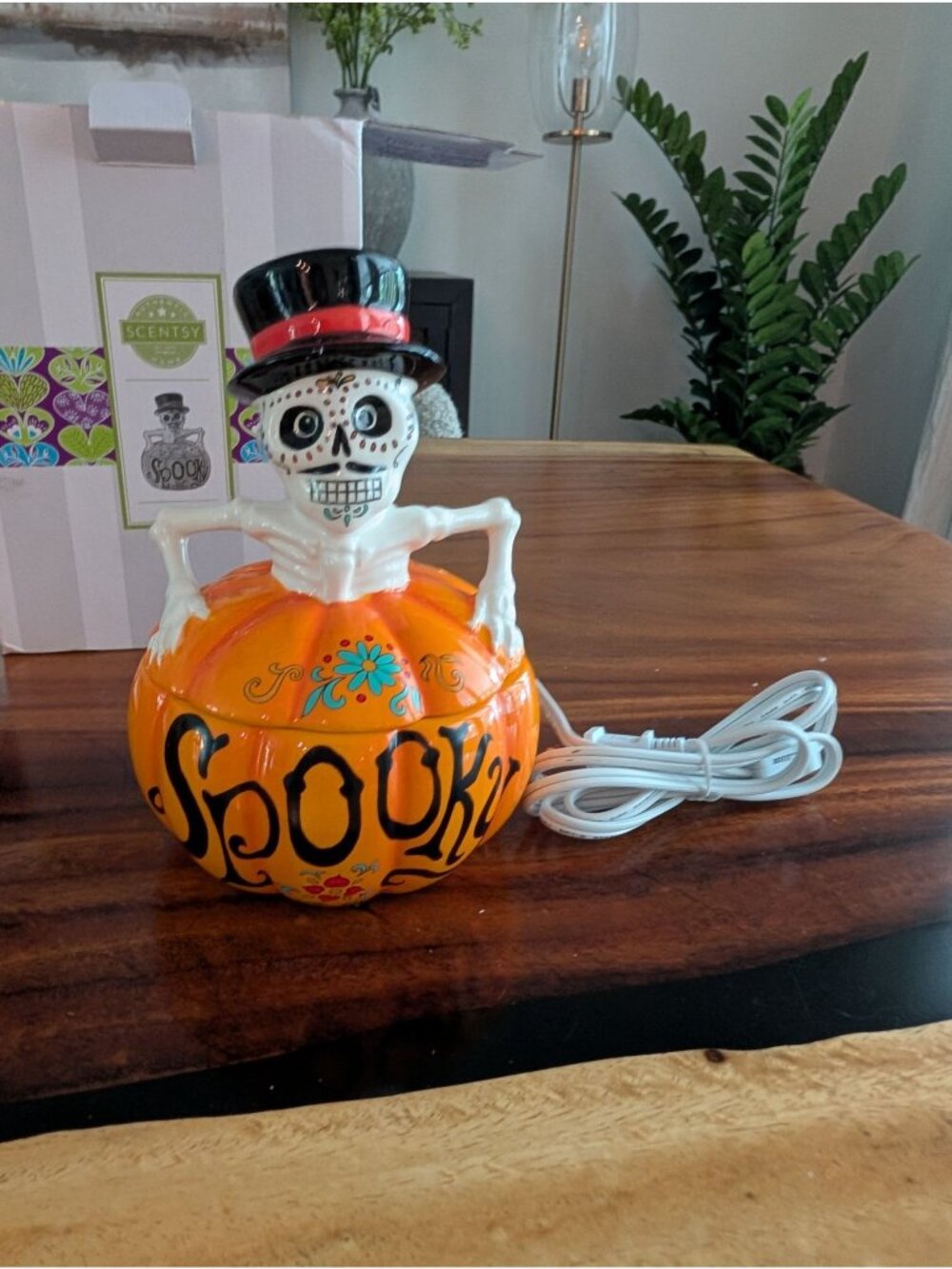 NIB Scentsy "Spooky" Halloween Skeleton Pumpkin Wax Warmer - Festive Décor - Picture 10 of 11